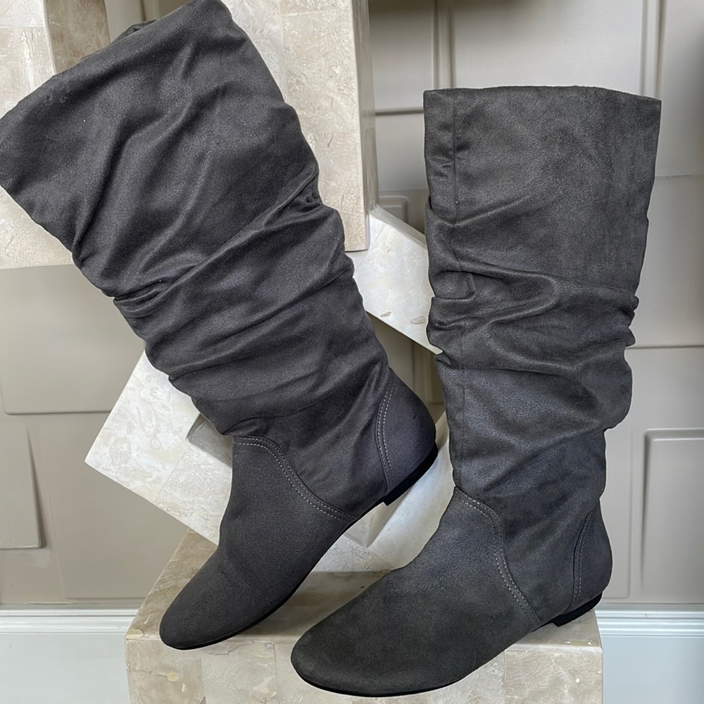 American Eagle Slouch Boots Gray Flat Pull On Siz… - image 1